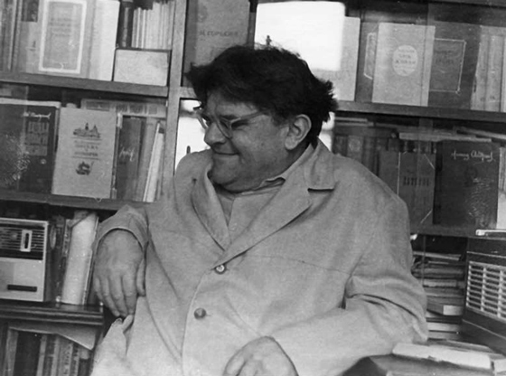 Виктор Дувакин в своем кабинете. 1968–1969